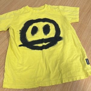 Nununu light t-shirt, size 10/11. Gentle used condition.